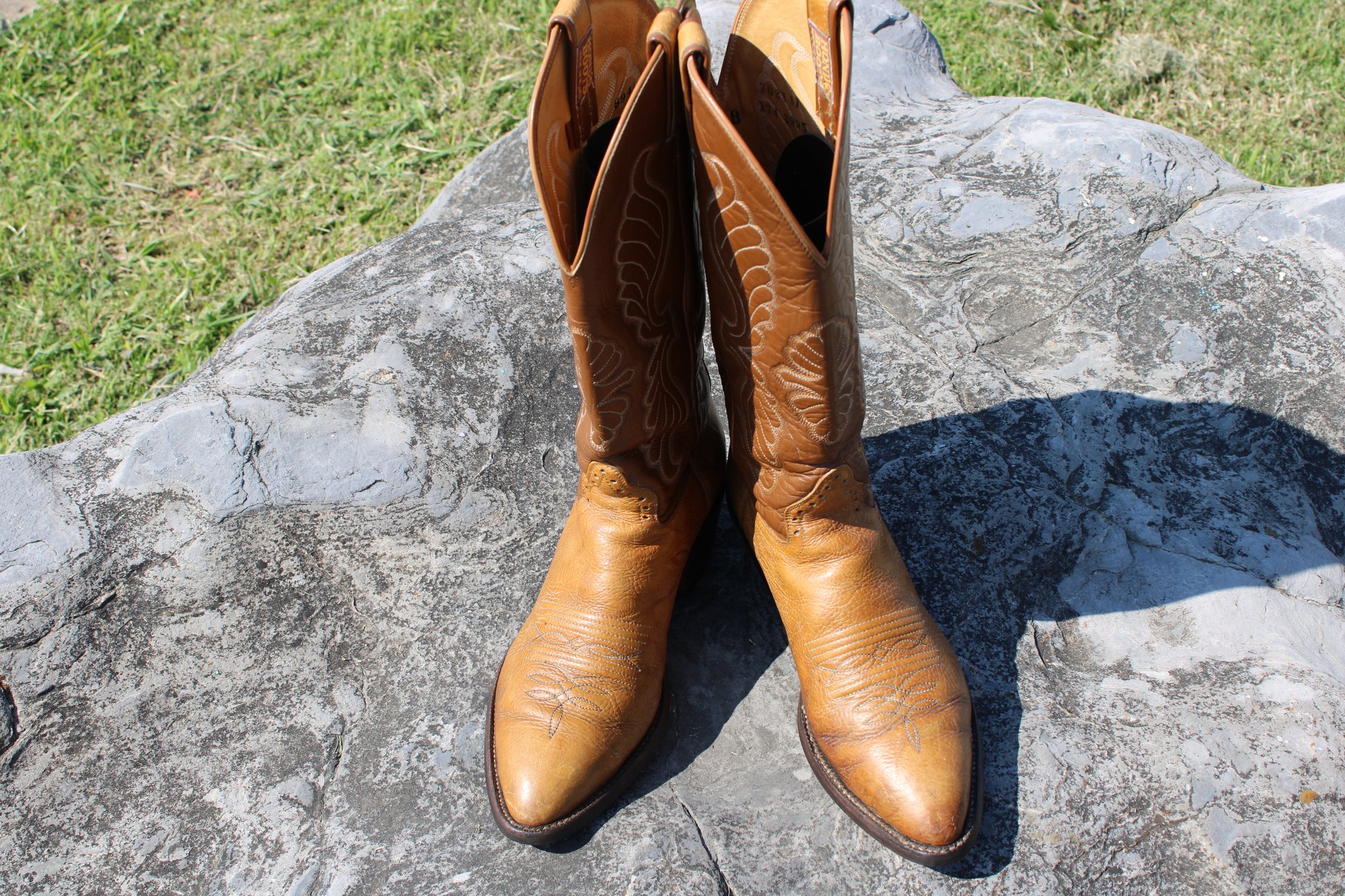 Hondo Hondo Tan Bullhide 210