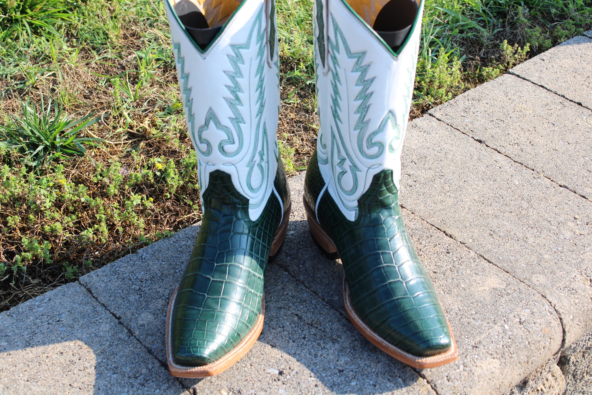 Santana's 2 Santana's Green Alligator Cutter Toe 9.5 D