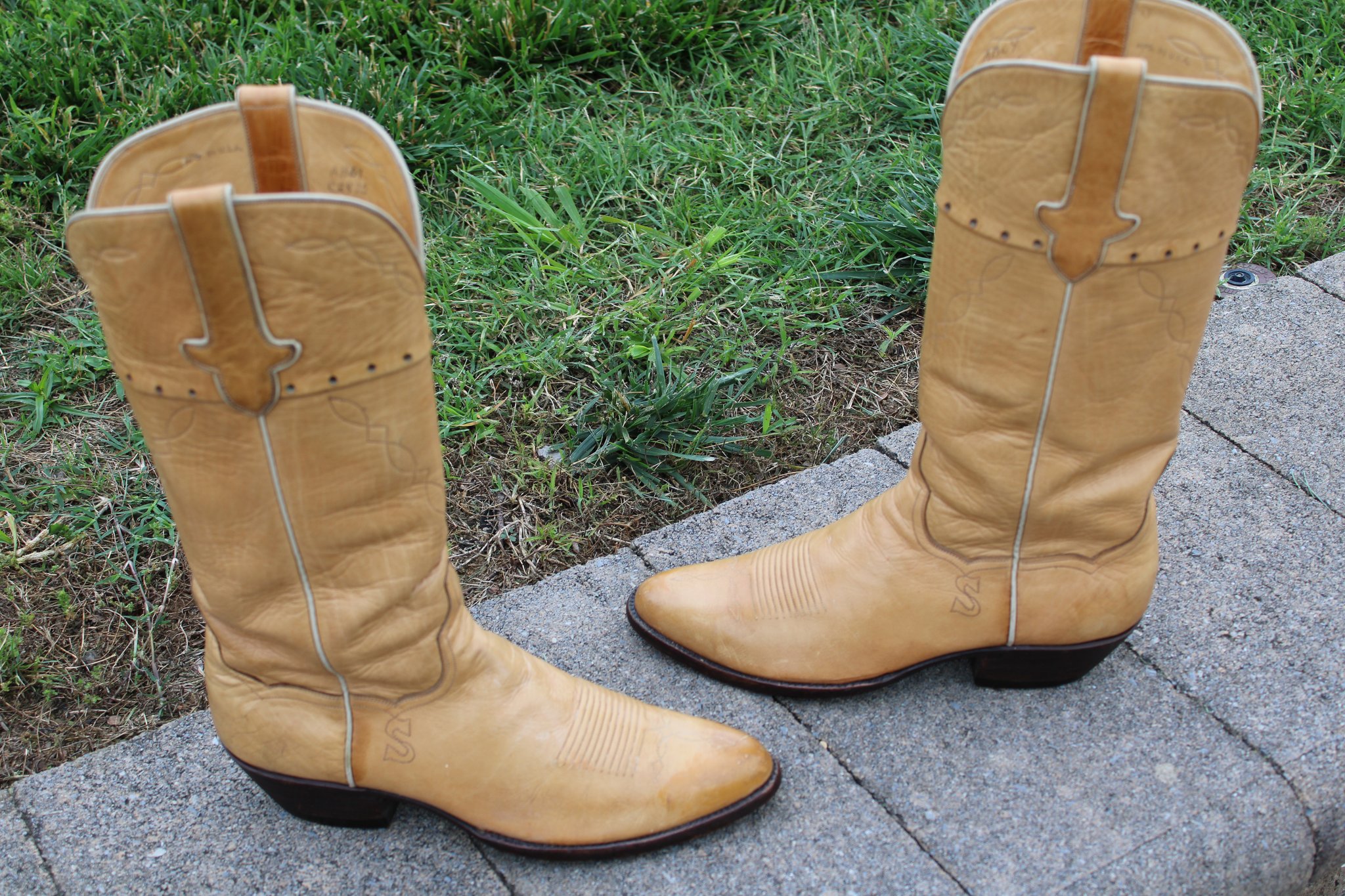 T.O. Stanley Tan Calfskin 9.5 D